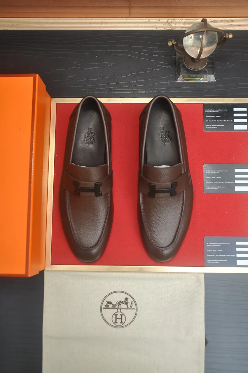 Men's shoes💰540💶[HERMES] (cowhide lining)🍀Italian top luxury🍀He does not pursue novel styles and gorgeous colors, but attracts the favor of successful men with his flawless, elegant and classic style. Formal leather shoes This very comfortable, simple and stable style allows you to easily match any style! The pattern is absolutely 1:1 refined from the original case, and we strive for excellence in materials, imported cowhide + cowhide lining💪💪💪extraordinary texture👍! .Code number: 39-45 (45 customized)